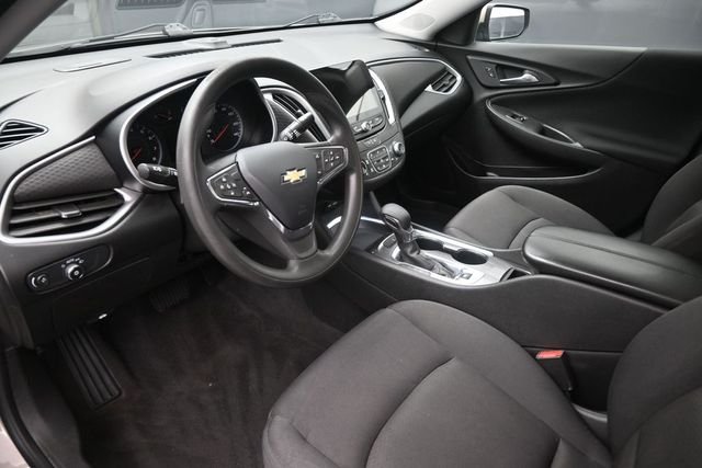 Used 2023 Gray Chevrolet LT image 18