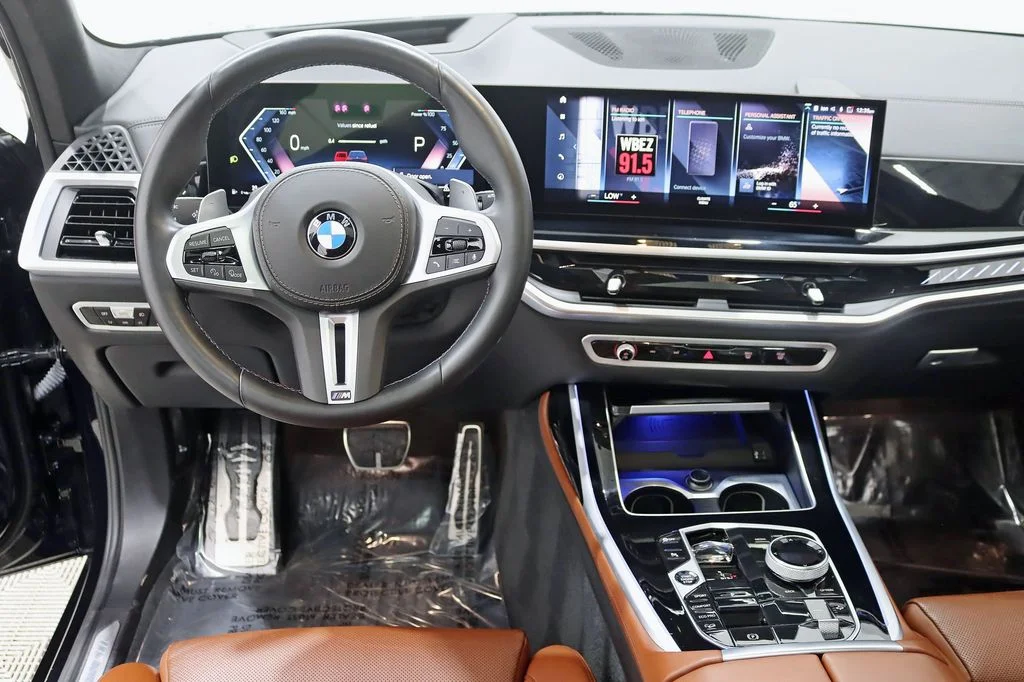 2023 BMW X7 M60i