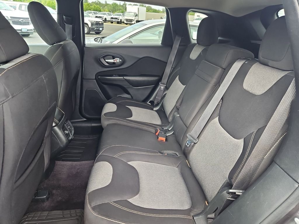 Used 2016 Granite Crystal Metallic Clearcoat Jeep Sport image 23