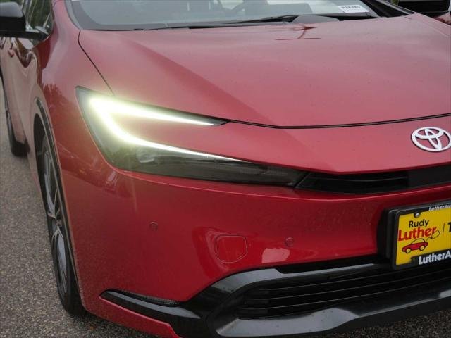 Certified Used 2025 SUPERSONIC RED Toyota  image 17