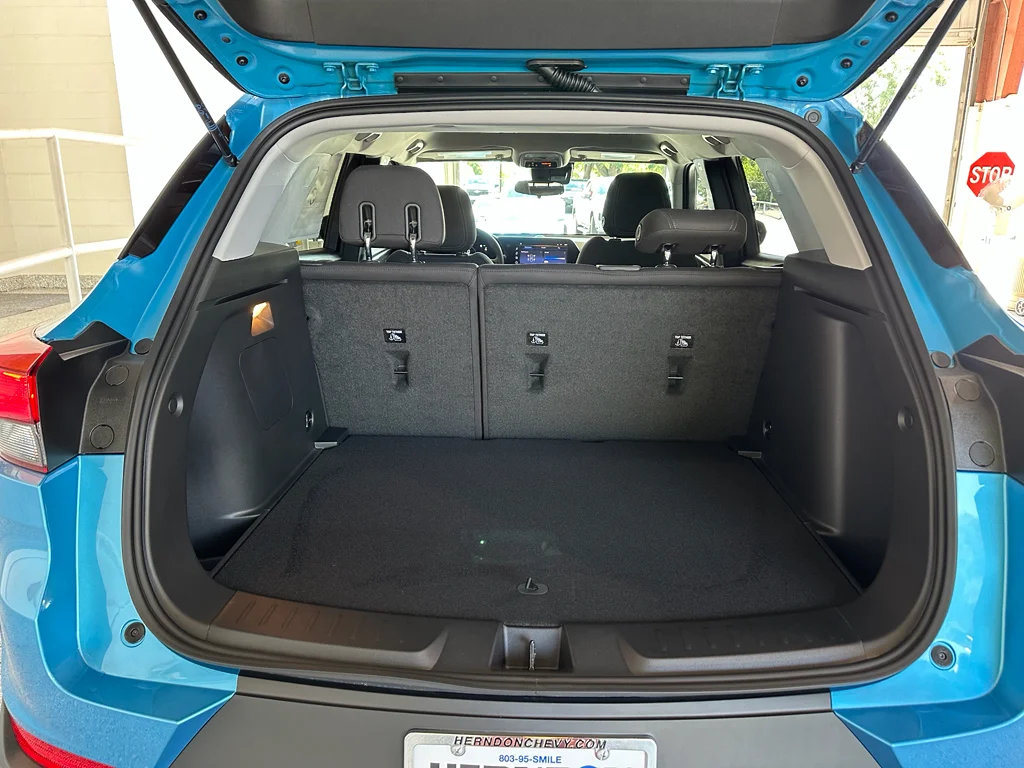 New 2026 Marina Blue Metallic Chevrolet LT image 28
