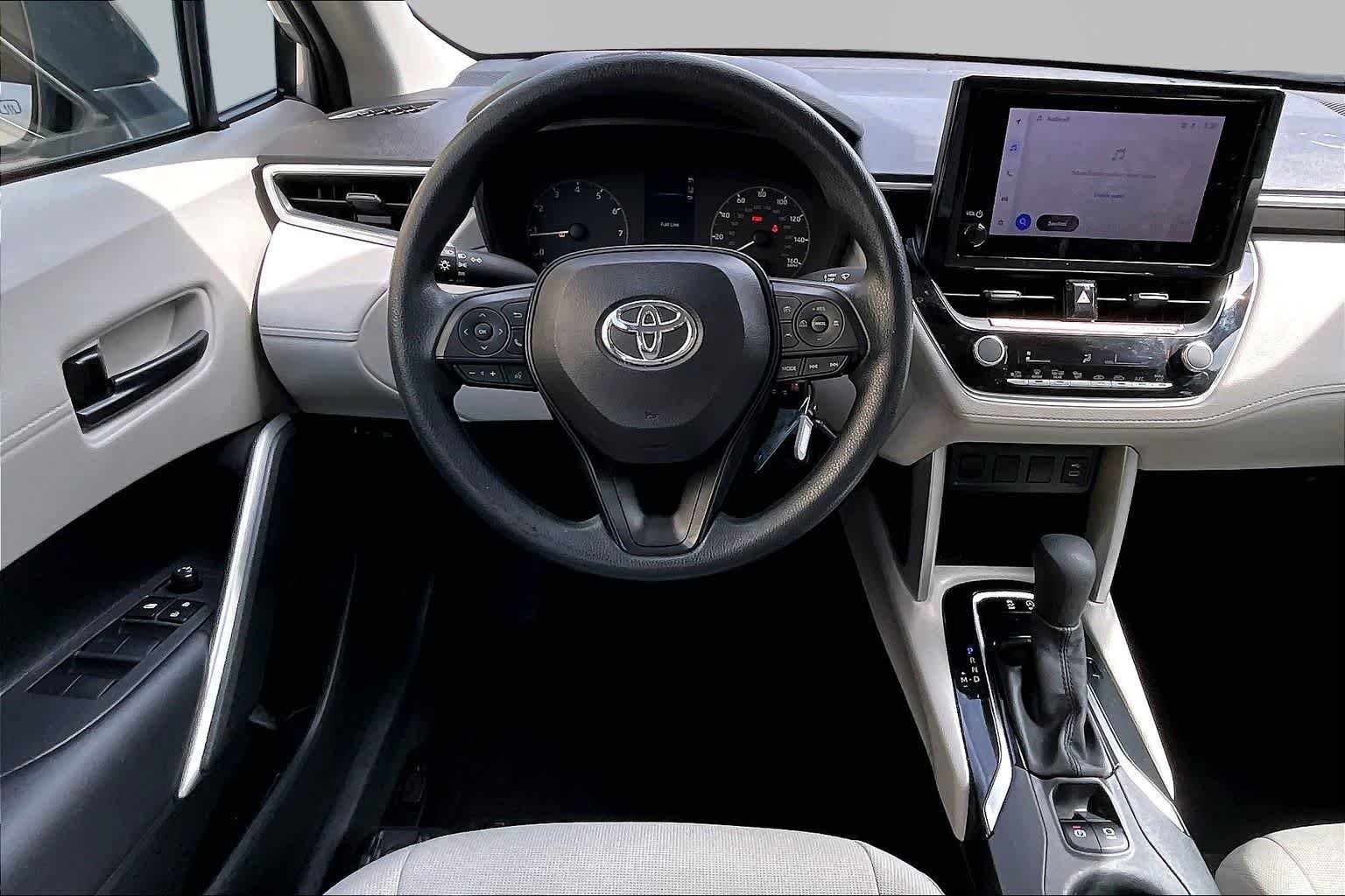 Used 2024 Sonic Silver Toyota L image 6