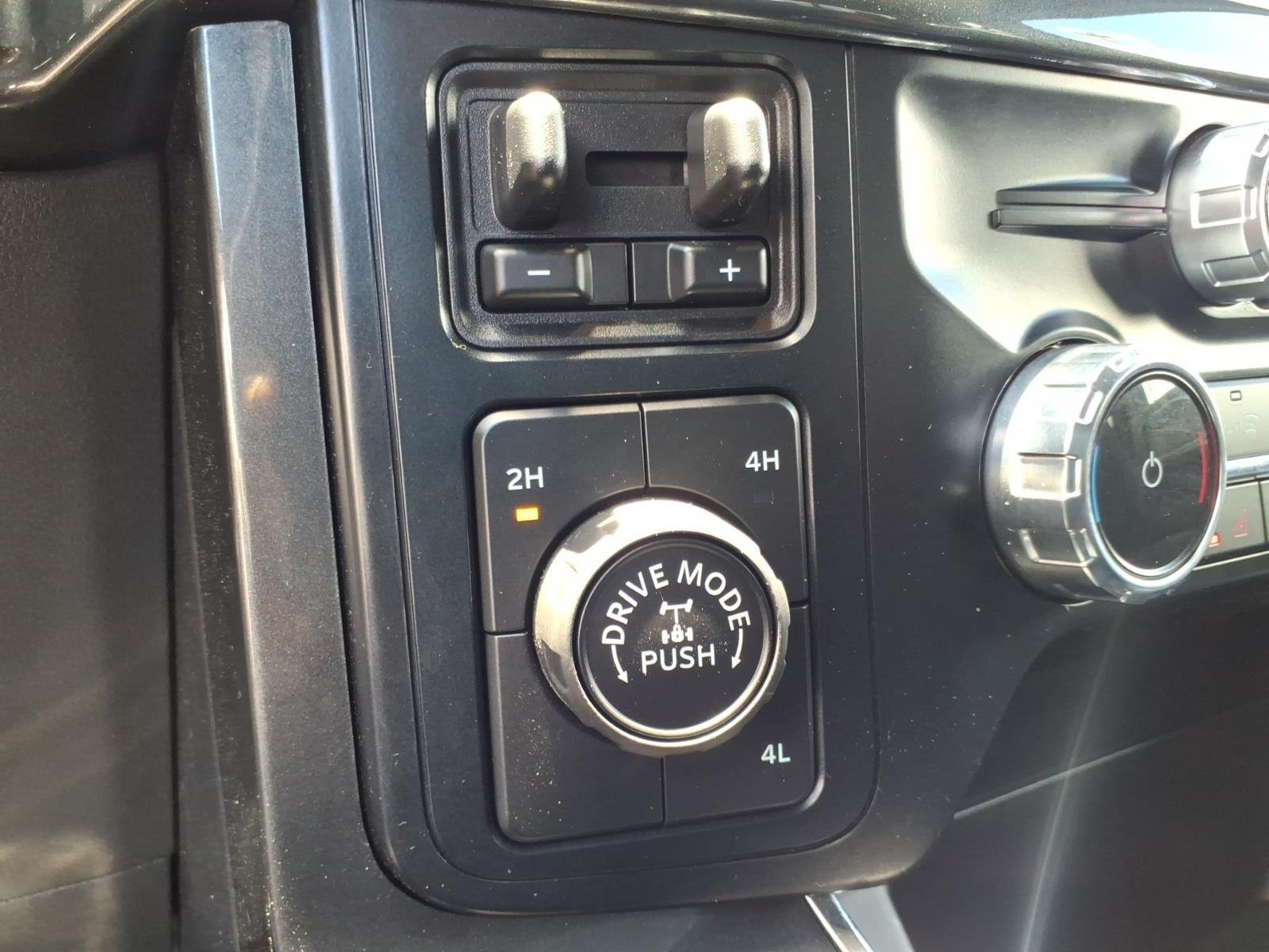 Used 2022 Agate Black Metallic Ford XLT image 8