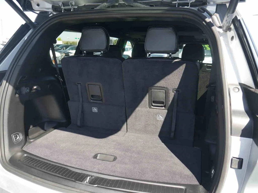 Certified Used 2025 Silver Jeep Altitude X image 9