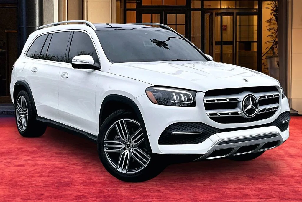 Used 2023  Mercedes-Benz GLS 450 image 2