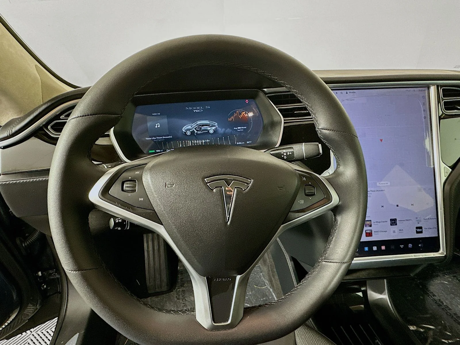 Used 2016 Black Tesla 75D image 11
