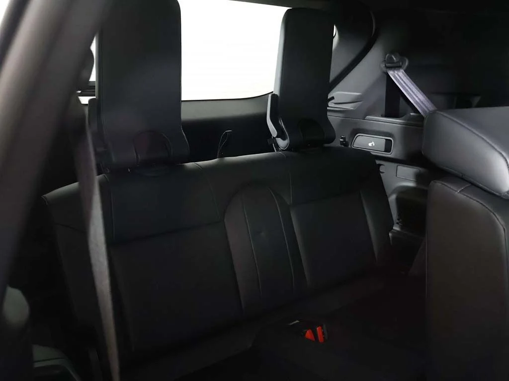 New 2026 White Mitsubishi LE image 33
