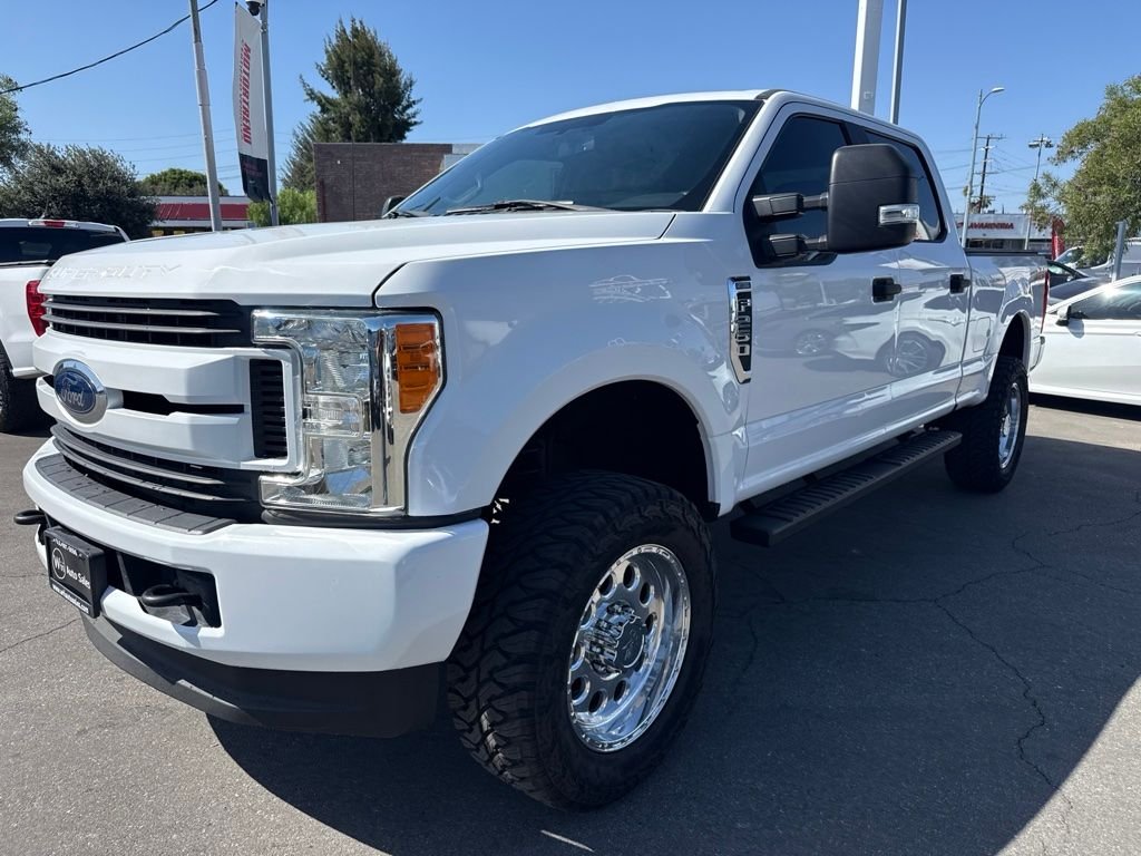 Used 2017 White Ford XL image 3