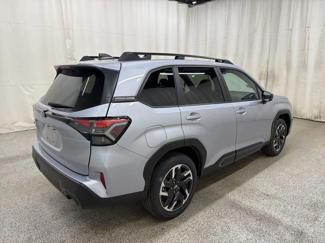 New 2026 Ice Silver Metallic Subaru Limited image 8