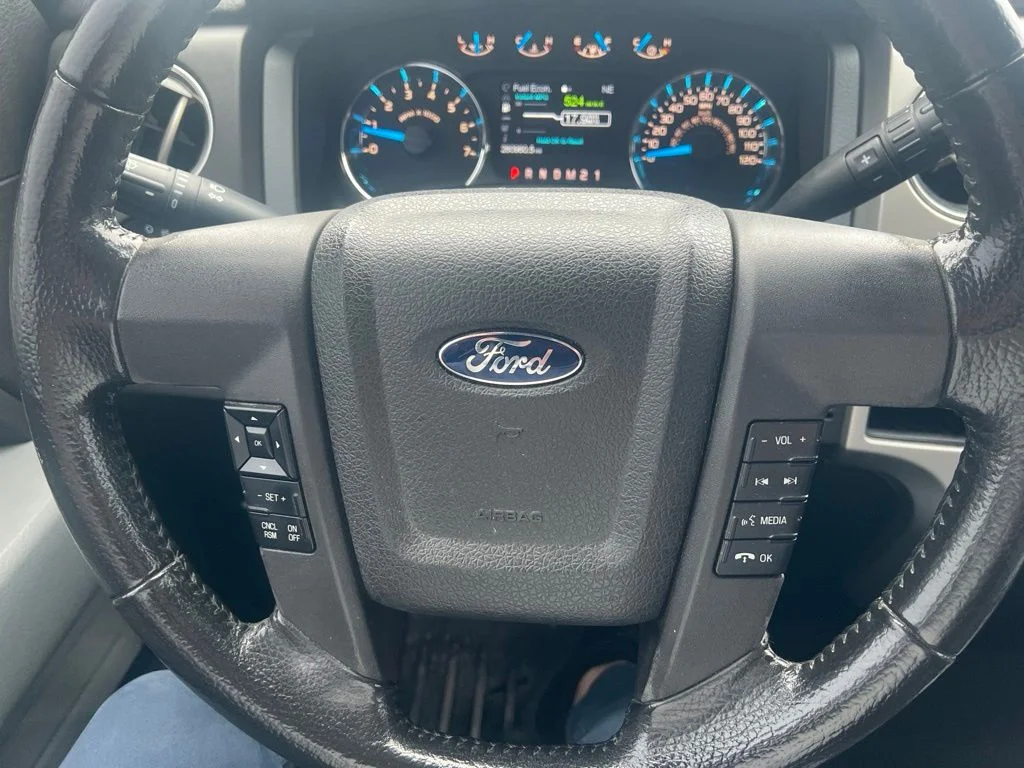 Used 2013 White Platinum Tri-Coat Metallic Ford XLT image 10
