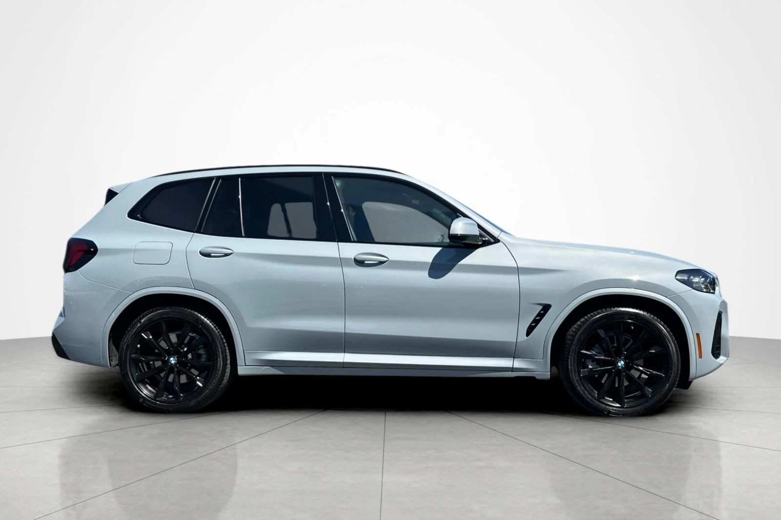 Used 2023 Brooklyn Grey Metallic BMW sDrive30i image 6