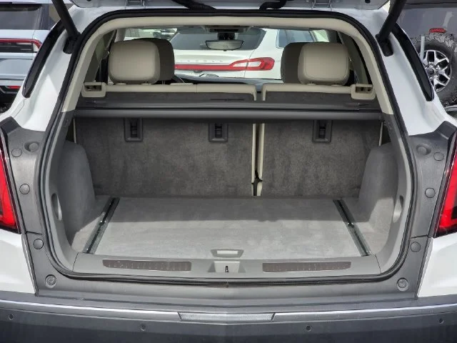 Used 2024 Crystal White Tri-Coat Cadillac Premium Luxury image 34
