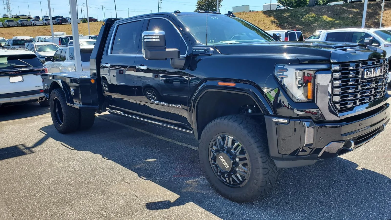 Used 2024 Onyx Black GMC Denali Ultimate image 2