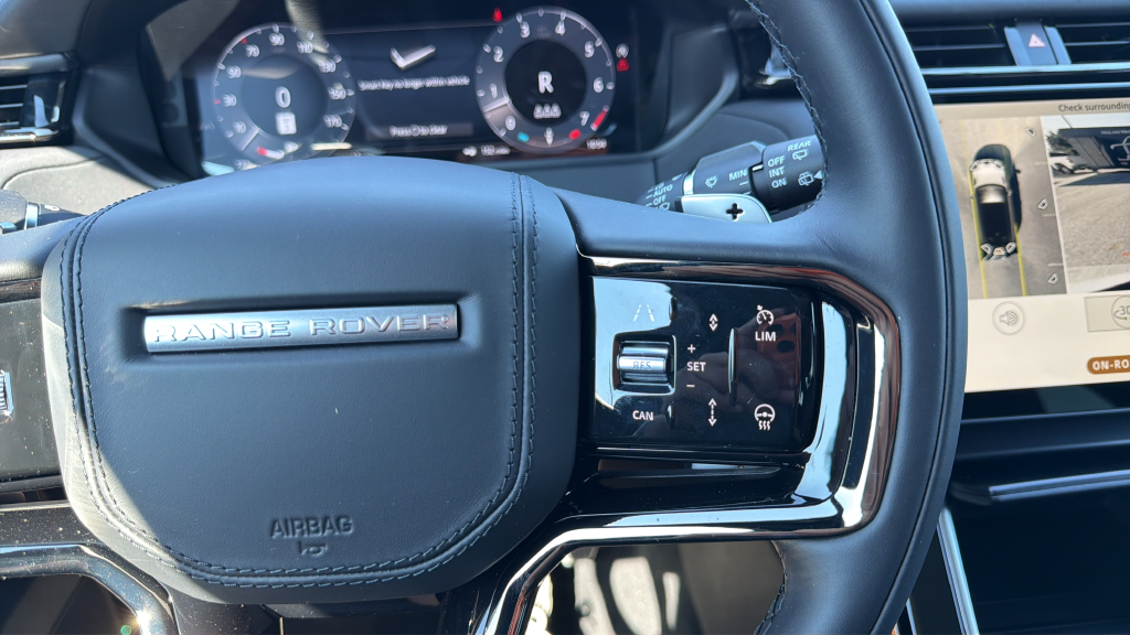 New 2026 Arroios Grey Land Rover  image 39