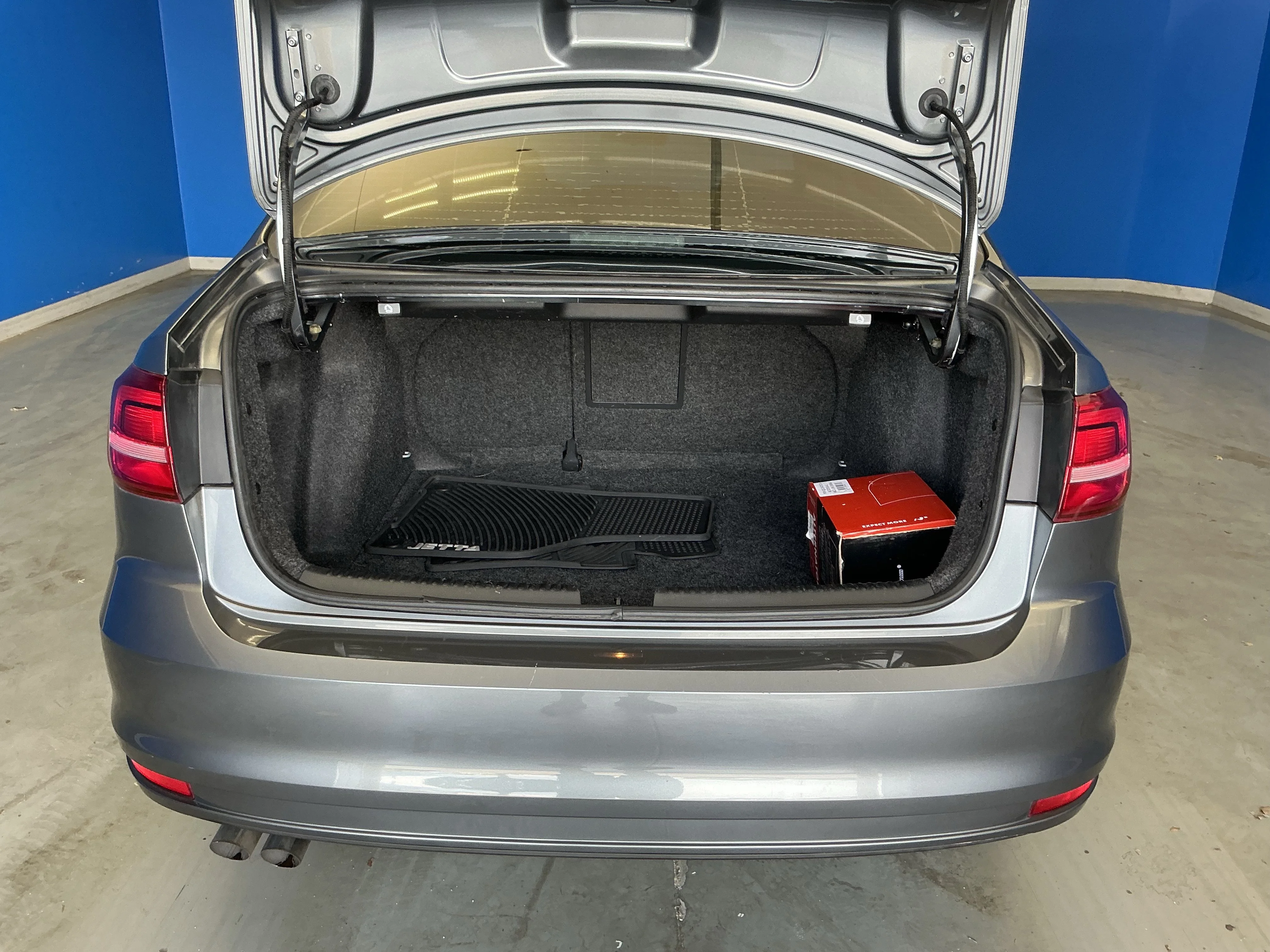 Used 2015 Platinum Gray Metallic Volkswagen 2.0L TDI SEL image 26
