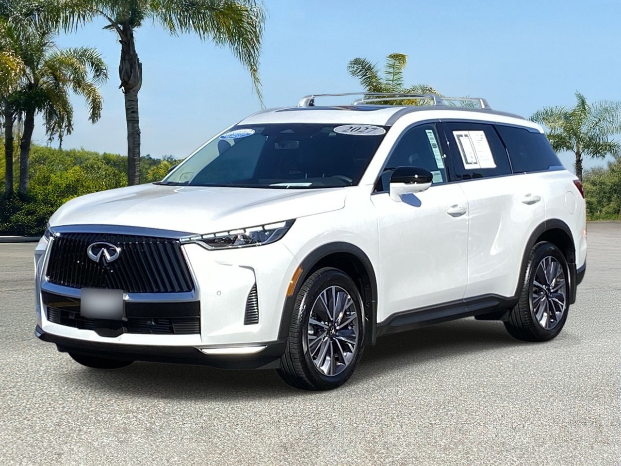 Certified Used 2027 Radiant White INFINITI LUXE image 2