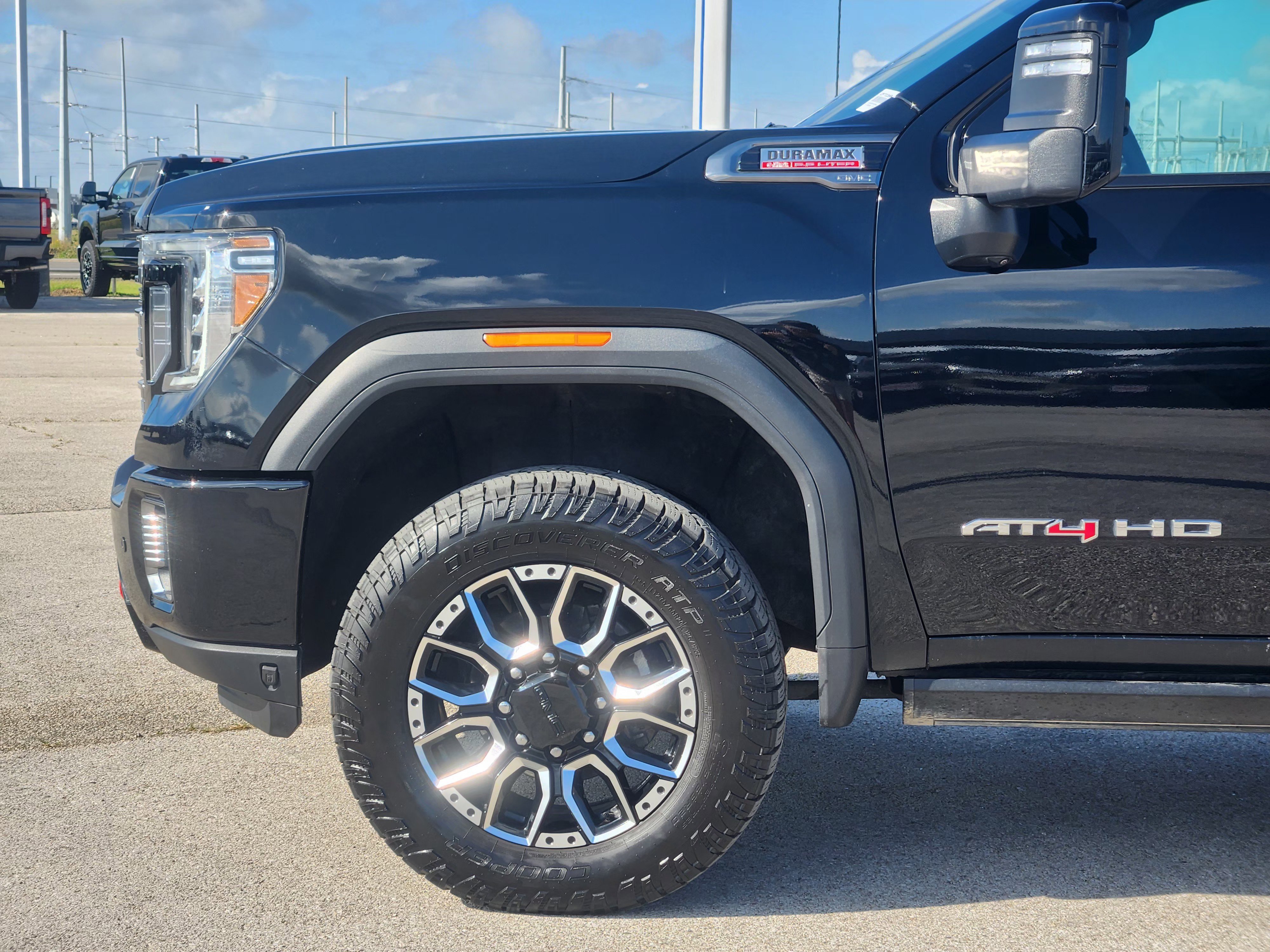 Used 2023 Onyx Black GMC AT4 image 9