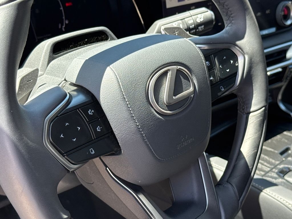 Used 2024 White Lexus 350h Luxury image 29