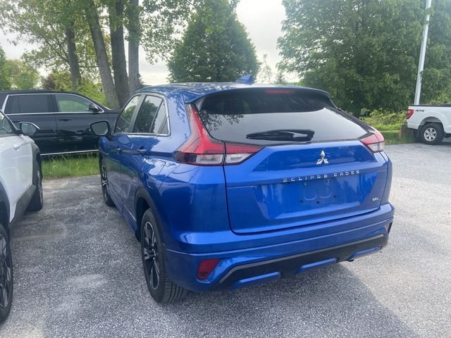 Used 2024 Silver Mitsubishi SE image 4