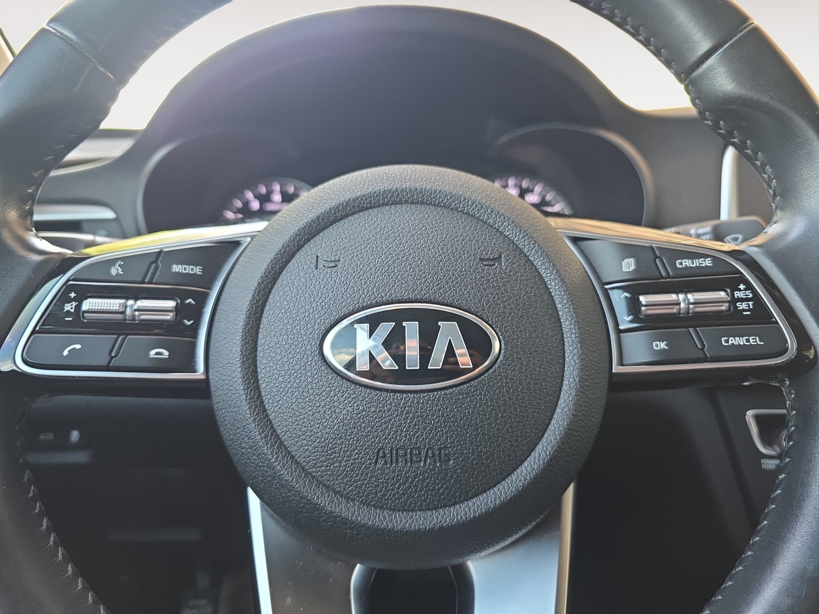 Used 2019 Passion Red Kia S image 11
