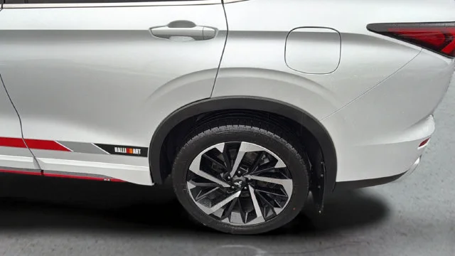 Used 2024  Mitsubishi SE Ralliart image 39