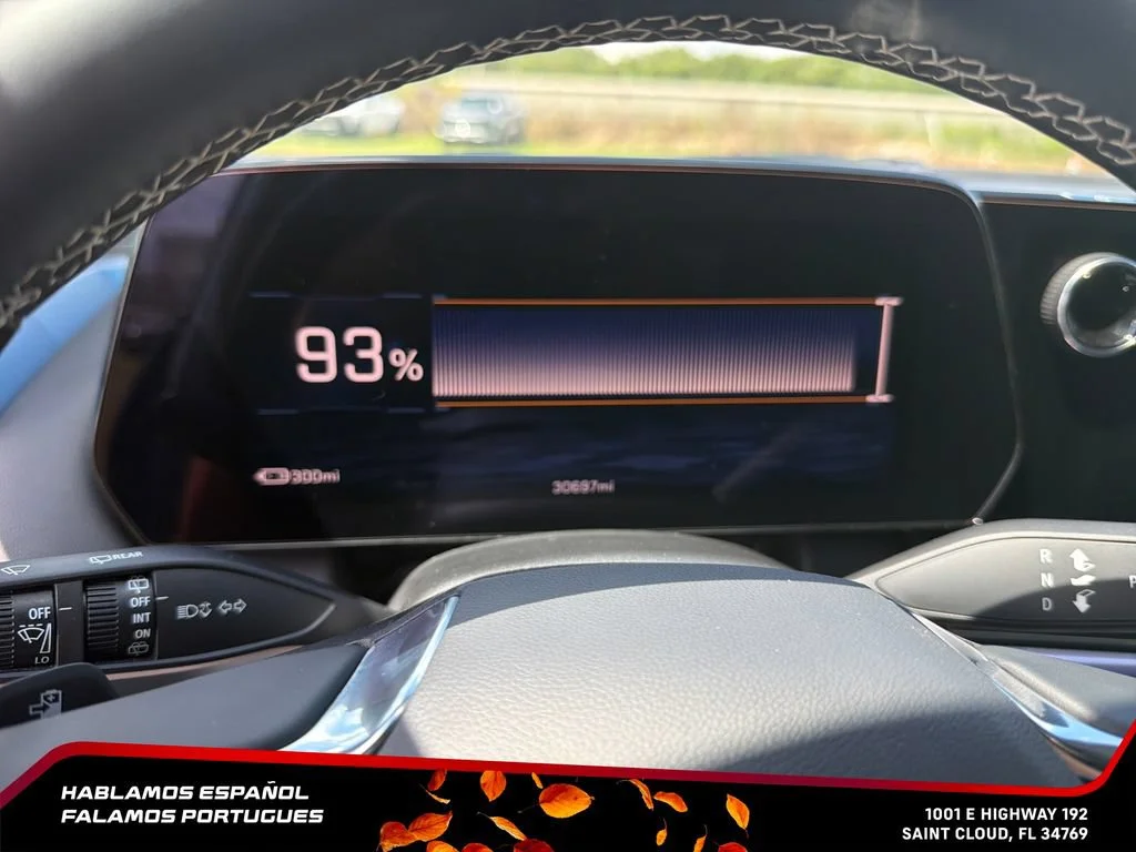 Used 2025 Sterling Gray Metallic Chevrolet LT image 25