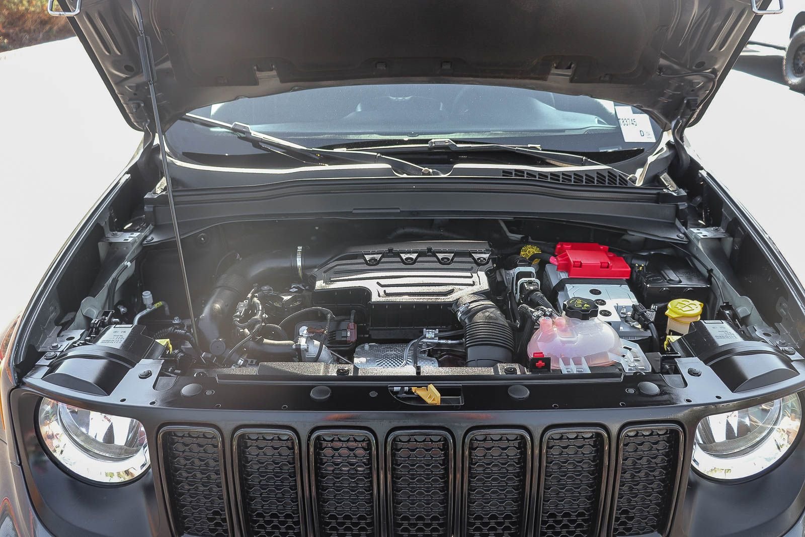 Used 2022 Graphite Gray Jeep Altitude image 33