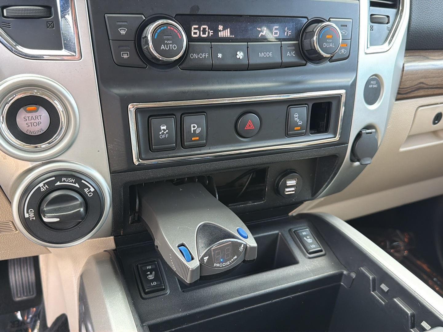 Used 2018 Pearl White Nissan SL image 26