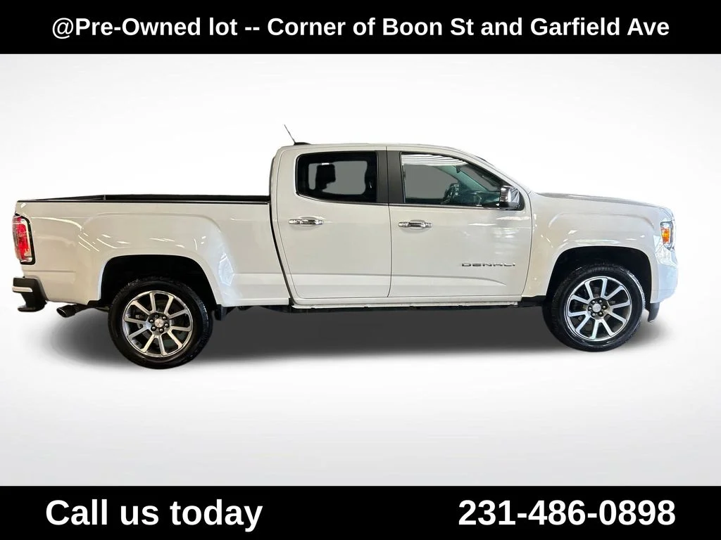 Used 2021 White GMC Denali image 6
