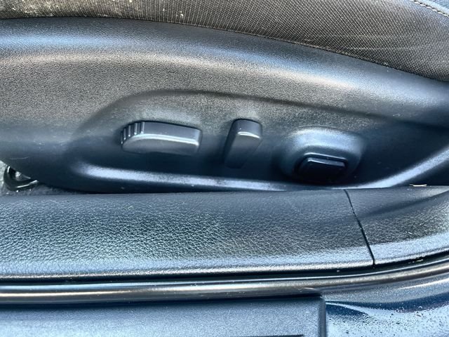 Used 2017 Blue Nissan 2.5 SV image 16