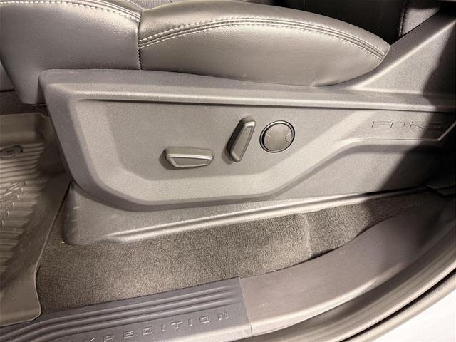 New 2026 Glacier Gray Metallic Tri-Coat Ford Platinum® image 58