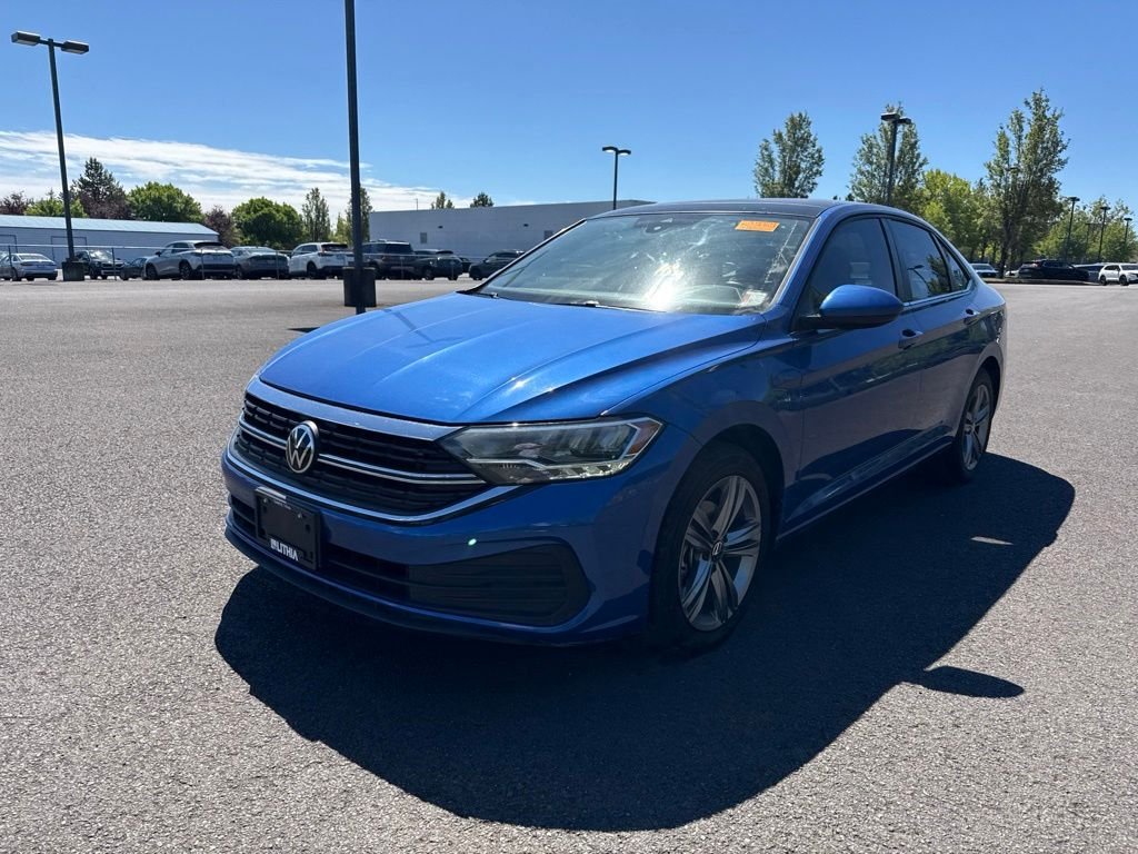 Used 2024 Rising Blue Metallic Volkswagen 1.5T SE image 3