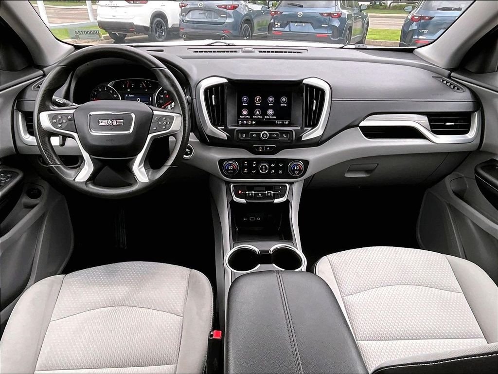 Used 2023 White GMC SLE image 21