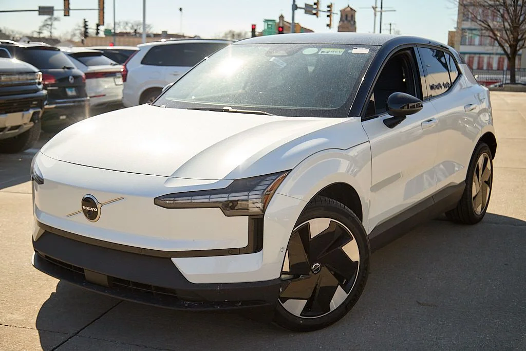 New 2026 Crystal White Volvo Ultra image 2