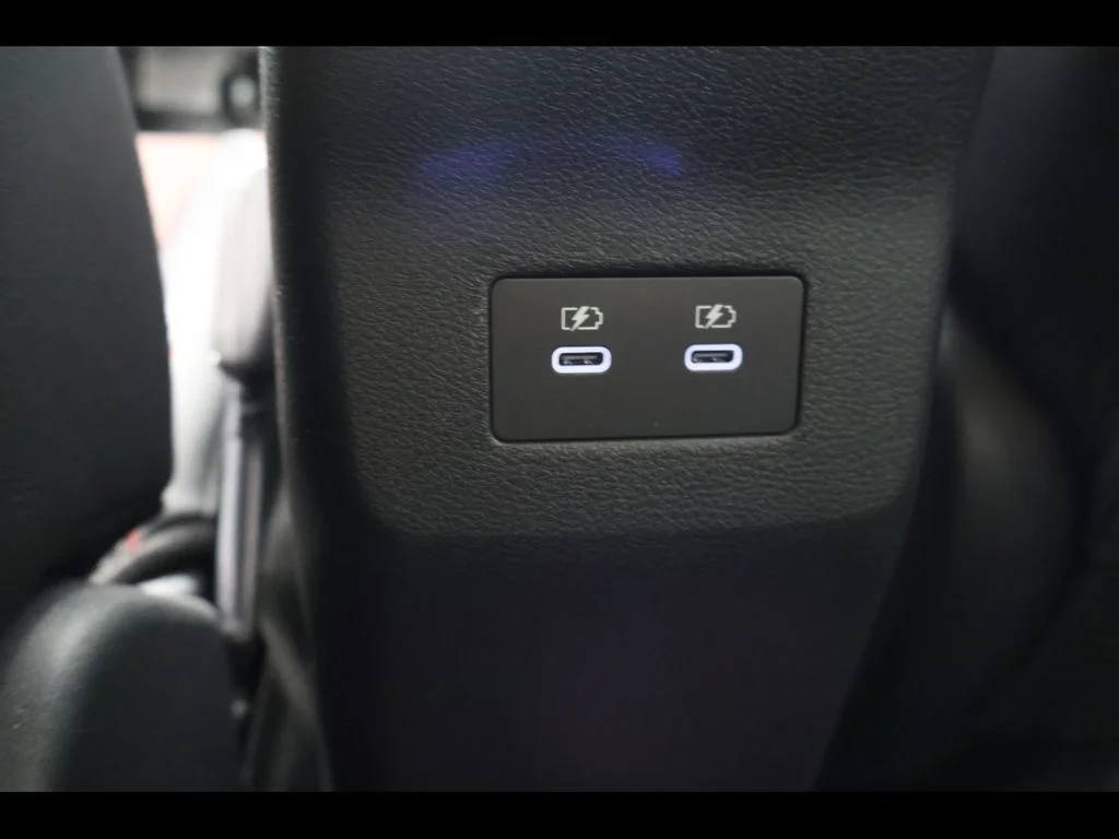Used 2025 White Nissan SR image 10