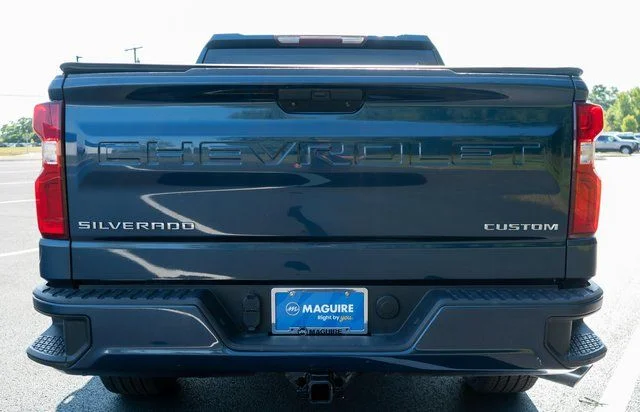 Used 2019 Blue Chevrolet Custom image 7