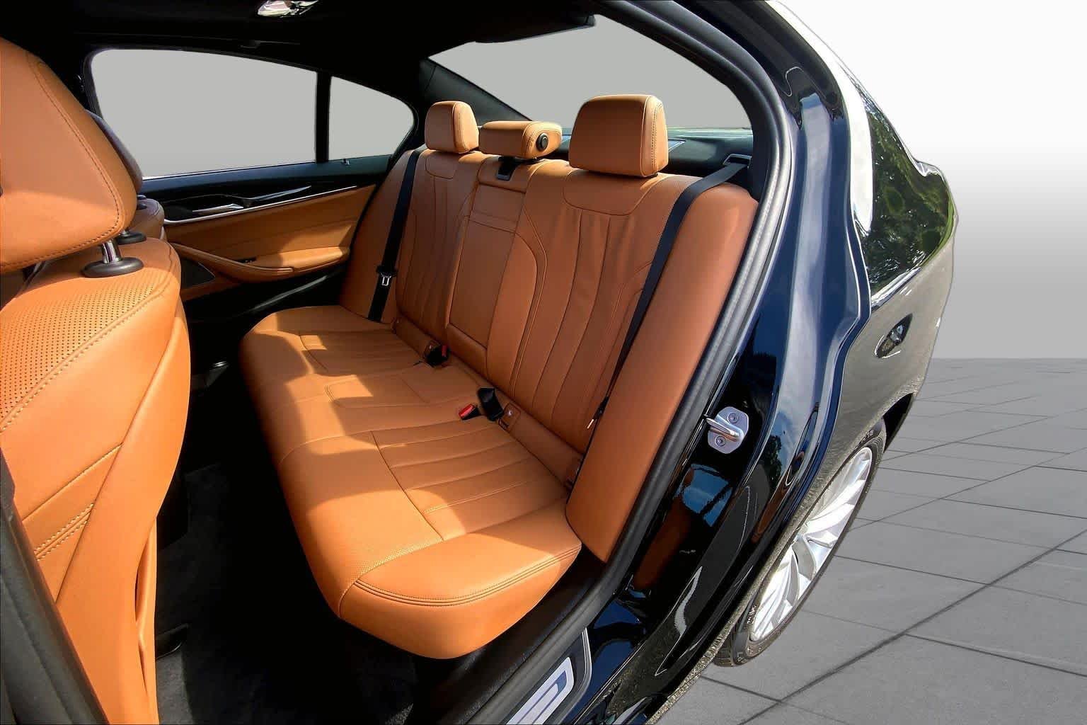 Used 2022 Jet Black BMW 530i xDrive image 20