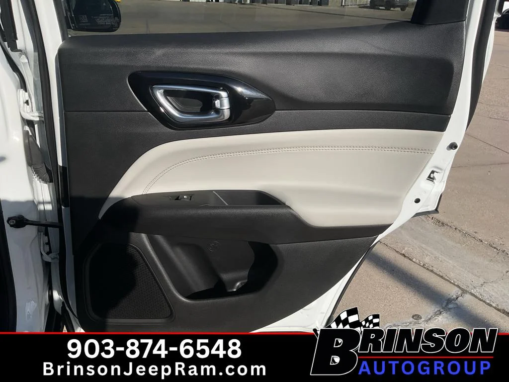 Used 2024 White Jeep Limited image 19