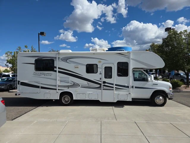 Used 2013 White Ford Base image 4