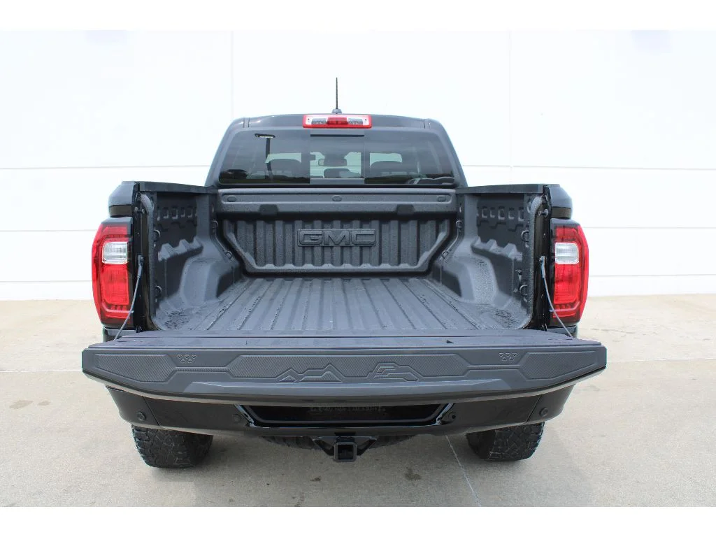 2025 GMC Canyon AT4 - Photo 23