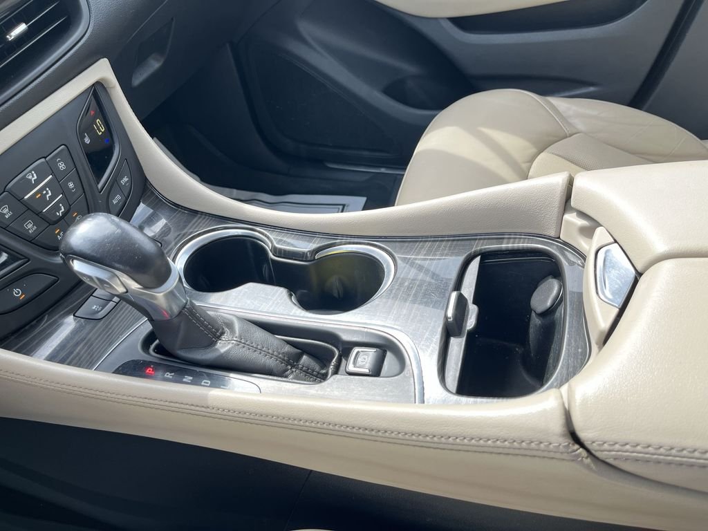 Used 2020 Brown Buick Essence image 21