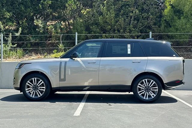 New 2026 Batumi Gold Land Rover SE image 2