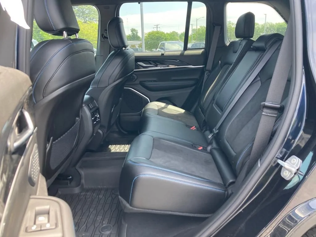 New 2024 Midnight Sky Exterior Paint Jeep Trailhawk 4xe image 22