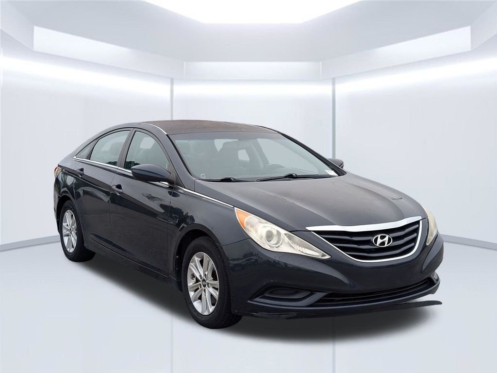 Used 2013 Blue Hyundai GLS image 8