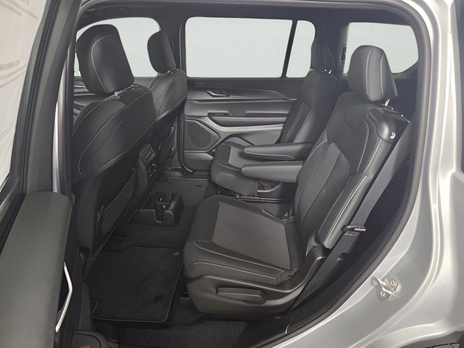 2025 Jeep Grand Cherokee L Laredo - Photo 16