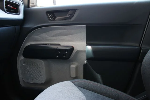 Used 2024 White Ford XLT image 17