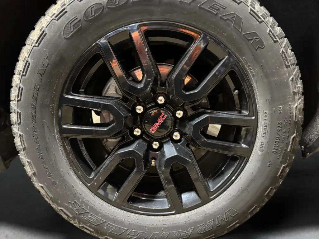 Used 2024 Onyx Black GMC Elevation image 34