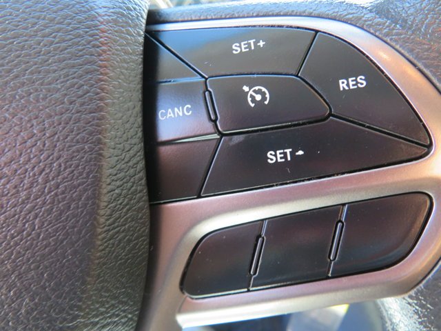 Used 2021 Billet Silver Metallic Clearcoat Jeep Latitude image 29