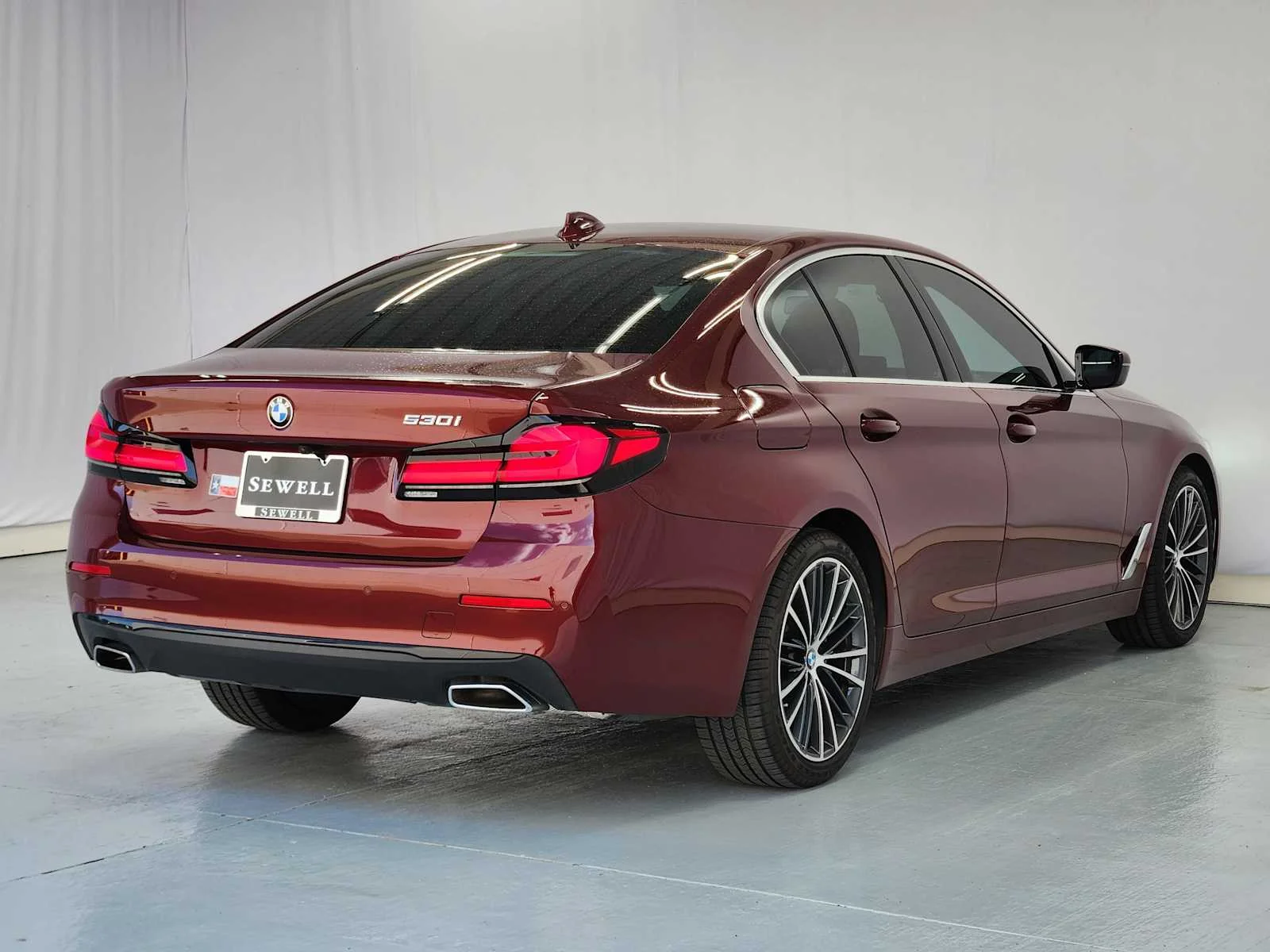 Certified Used 2023 Aventurin Red Metallic BMW 530i image 6
