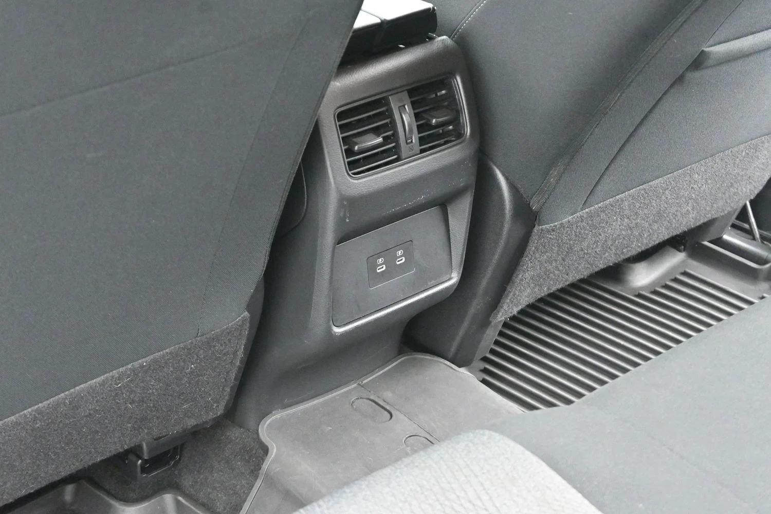 Used 2024 Silver Nissan SV image 27